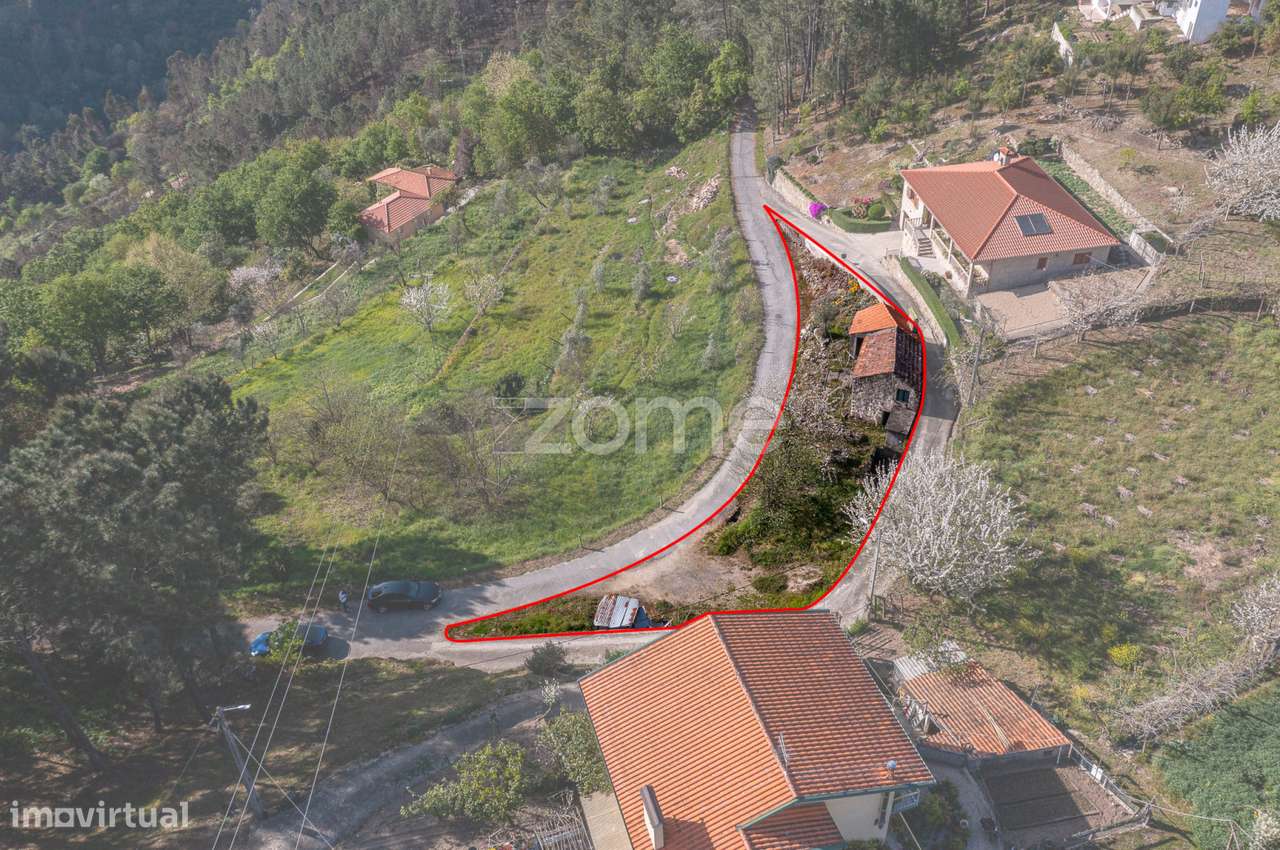 Moradia com Terreno de 435m² para Reconstruir - Grande imagem: 4/34