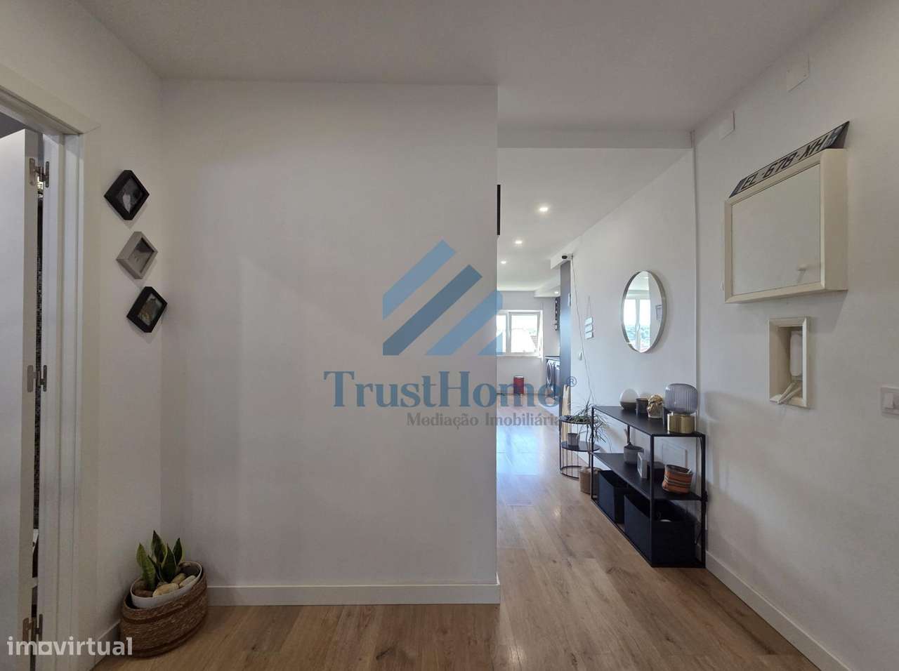 T1+1 totalmente remodelado e arrecadação com 23,5m2 e vista...-15