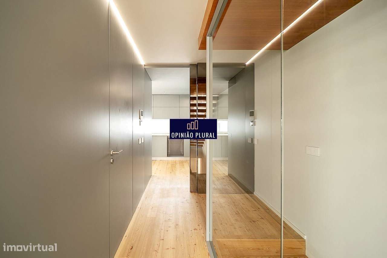 Moradia T4 Espaçosa com Escritório e Piscina Pronta a Habitar-26