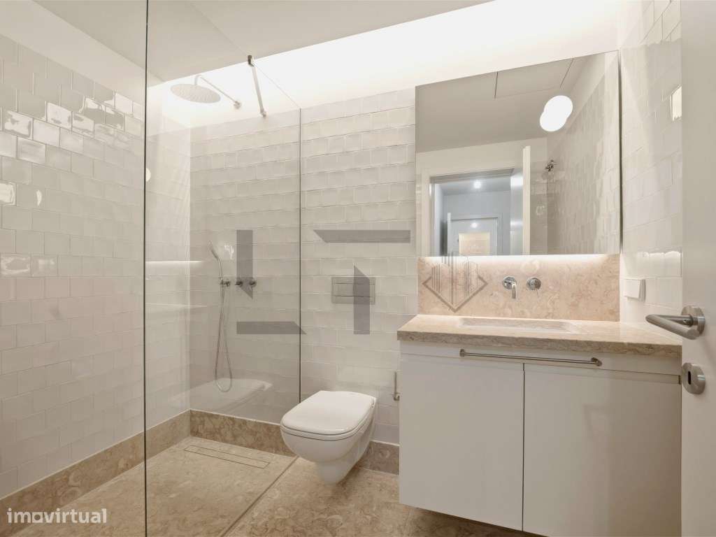 Apartamento T3 com Garagem para Venda junto à Av. da Liberdade, Lisboa-9