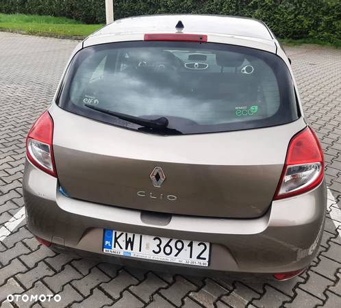 Renault Clio 1.2 16V Authentique - 4