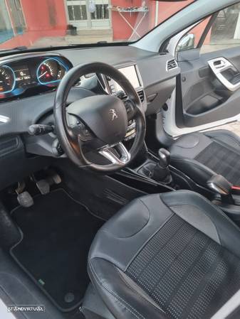 Peugeot 2008 1.2 PureTech Allure - 7