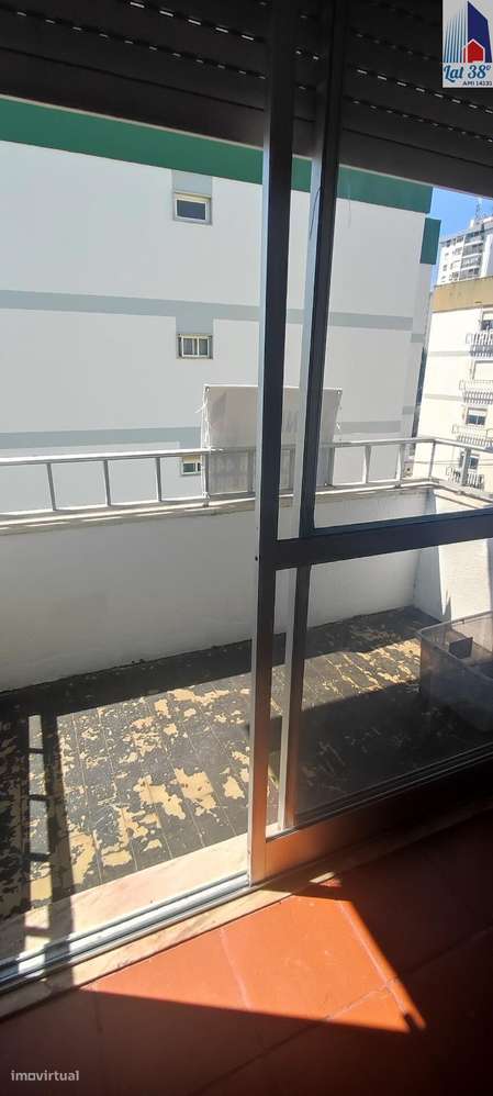 T2 Arroja, varanda na sala-3