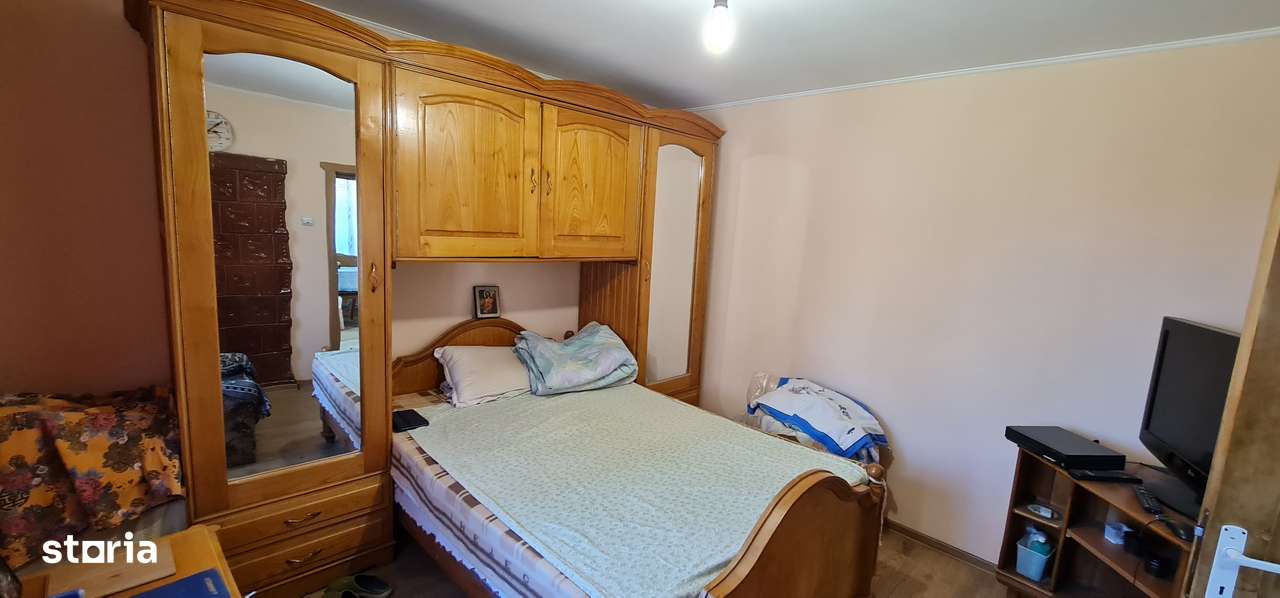 Vând casa caramida si teren 2400mp Horia-16