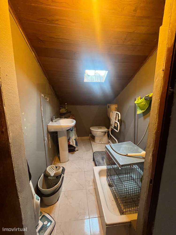 Moradia Tri-Familiar em Duplex T6 com garagem Box , terraço, varanda-20