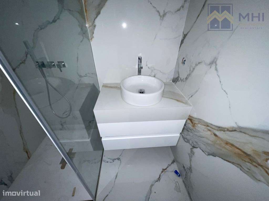 Moradias de Luxo T4 +1 a 500 metros da praia em Canidelo-16