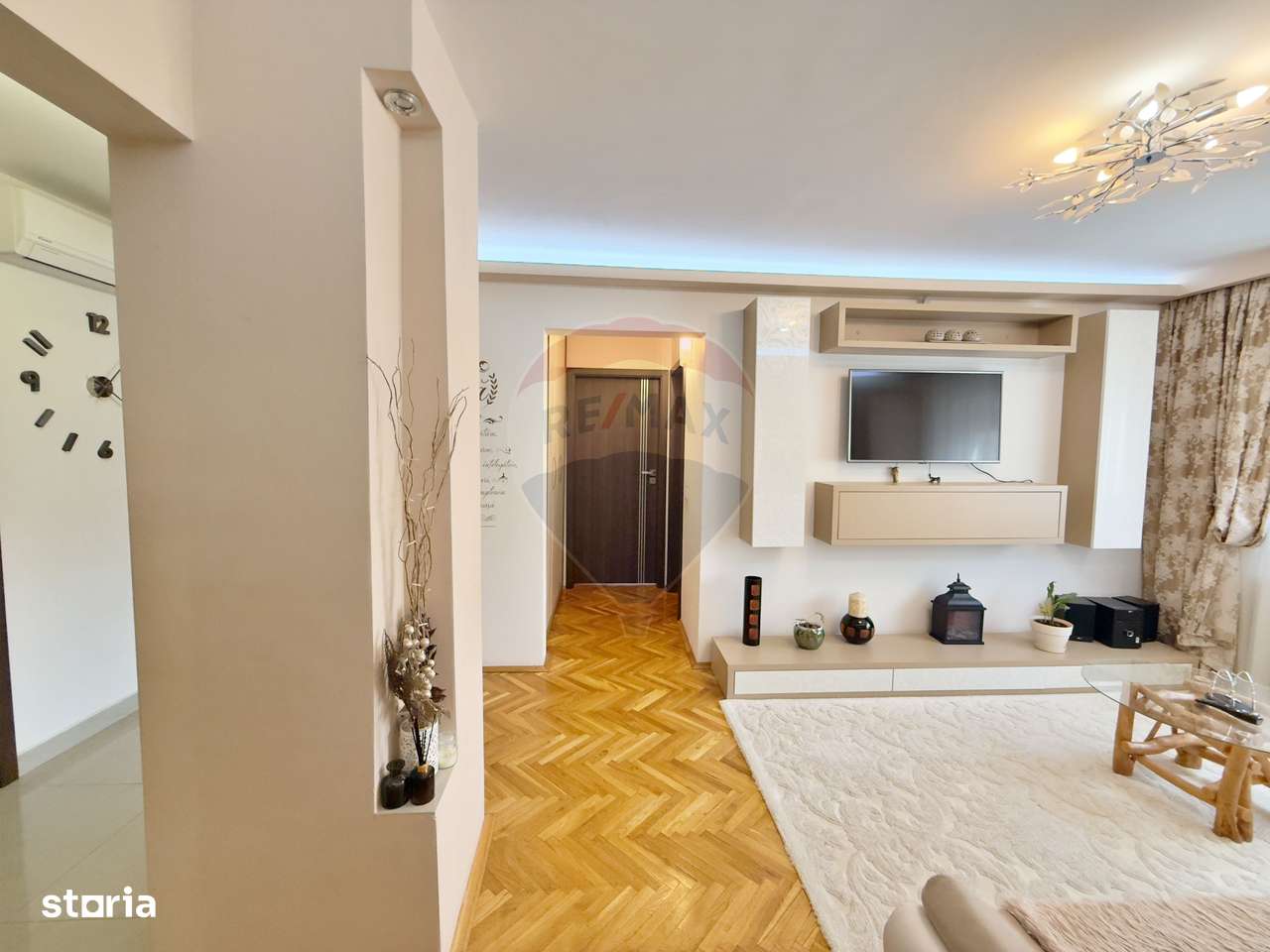 Apartament cu 4 camere de închiriat (piața „Mihai Viteazul”) - Imagine principală: 2/16