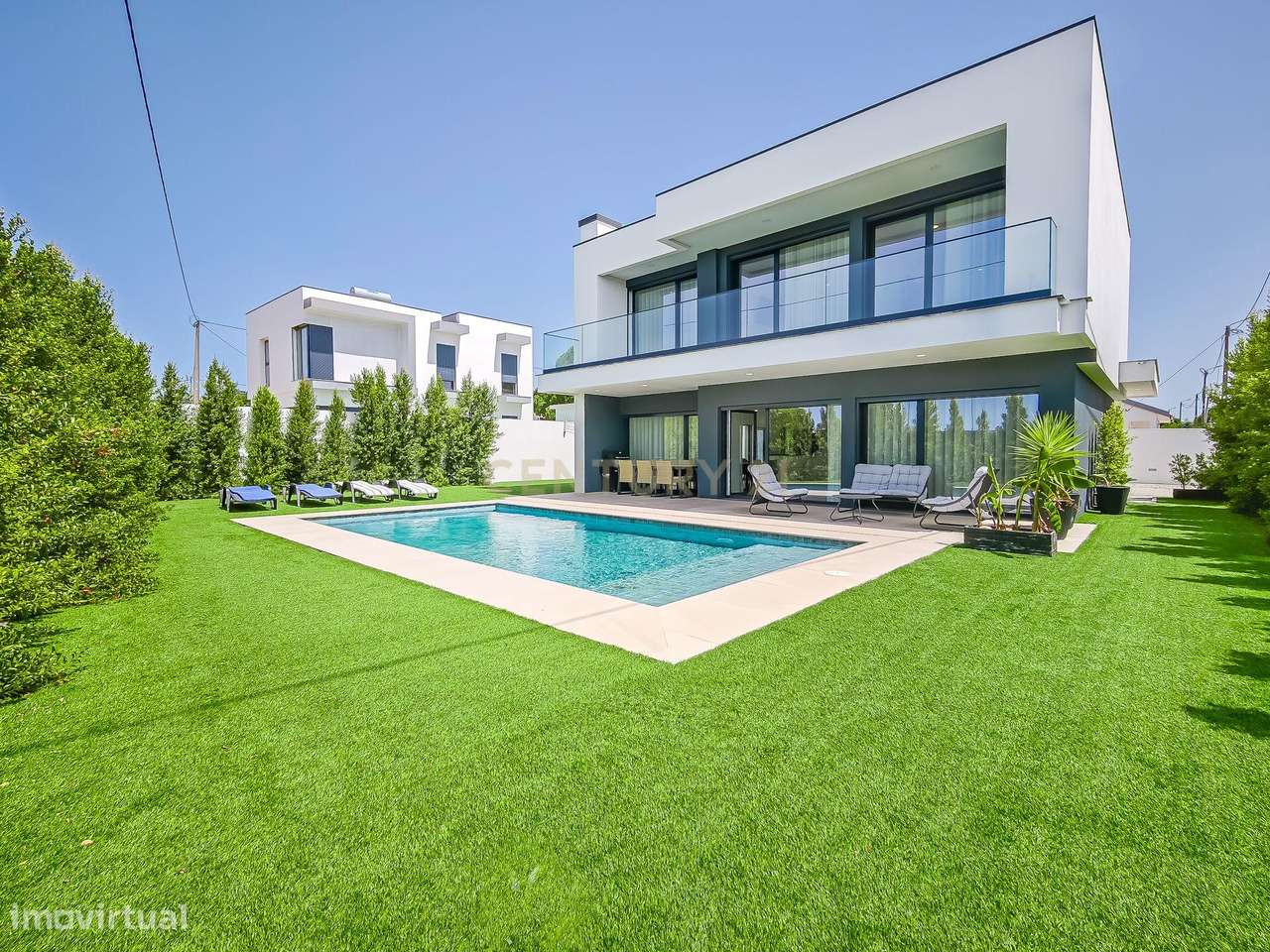 Moradia T4 Isolada | Piscina | Garagem Box | Painéis Solares | 2025 |-56
