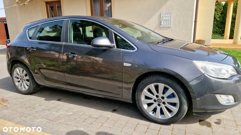 Opel Astra IV 1.7 CDTI Executive S&S - 9