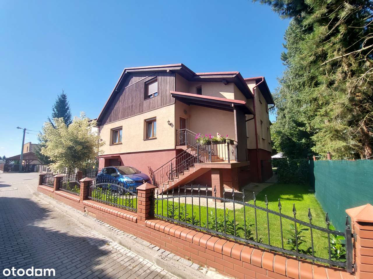 Dom położony w cichej i spokojnej okolicy w Nysie - Pełny obrazek: 2/19