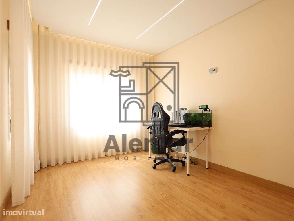 T2 no Carregado - Condominio Fechado-16