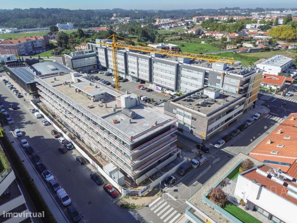 Apartamento T3 com duas frentes e duas varandas no Empreendimento L...-10