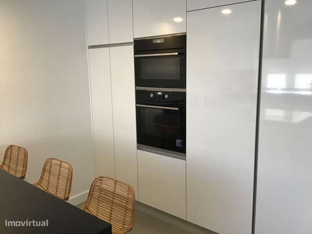 Moradia T3 com piscina, garagem na Aroeira-15