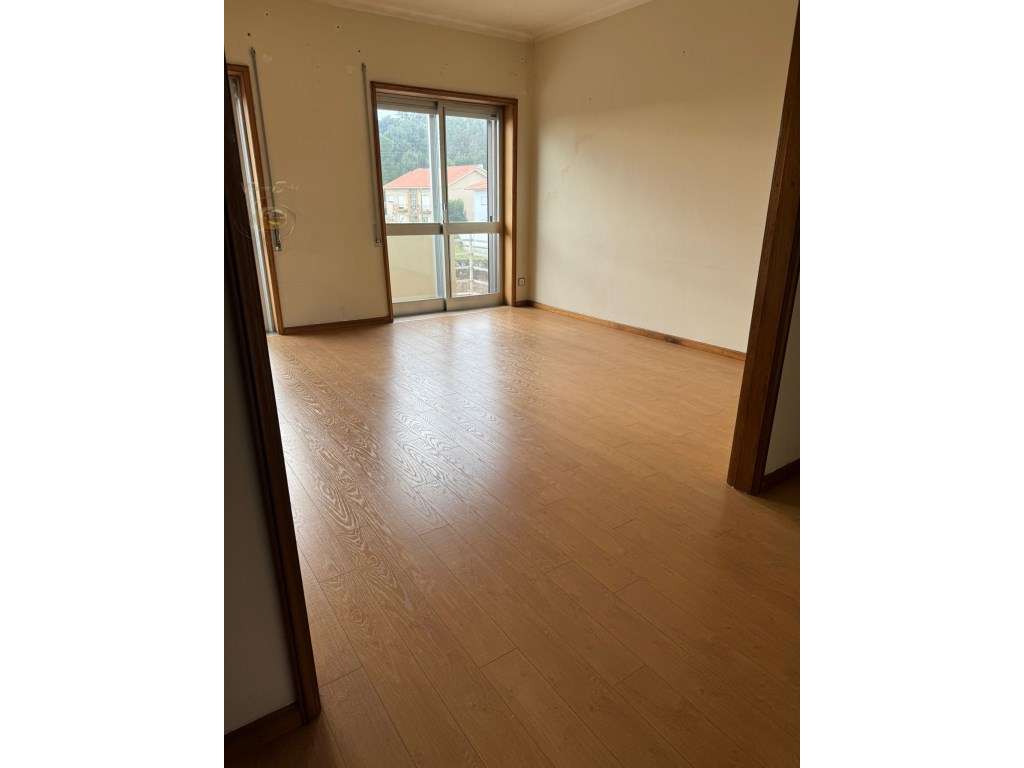 Excelente apartamento T3 junto do centro de Ovar-0