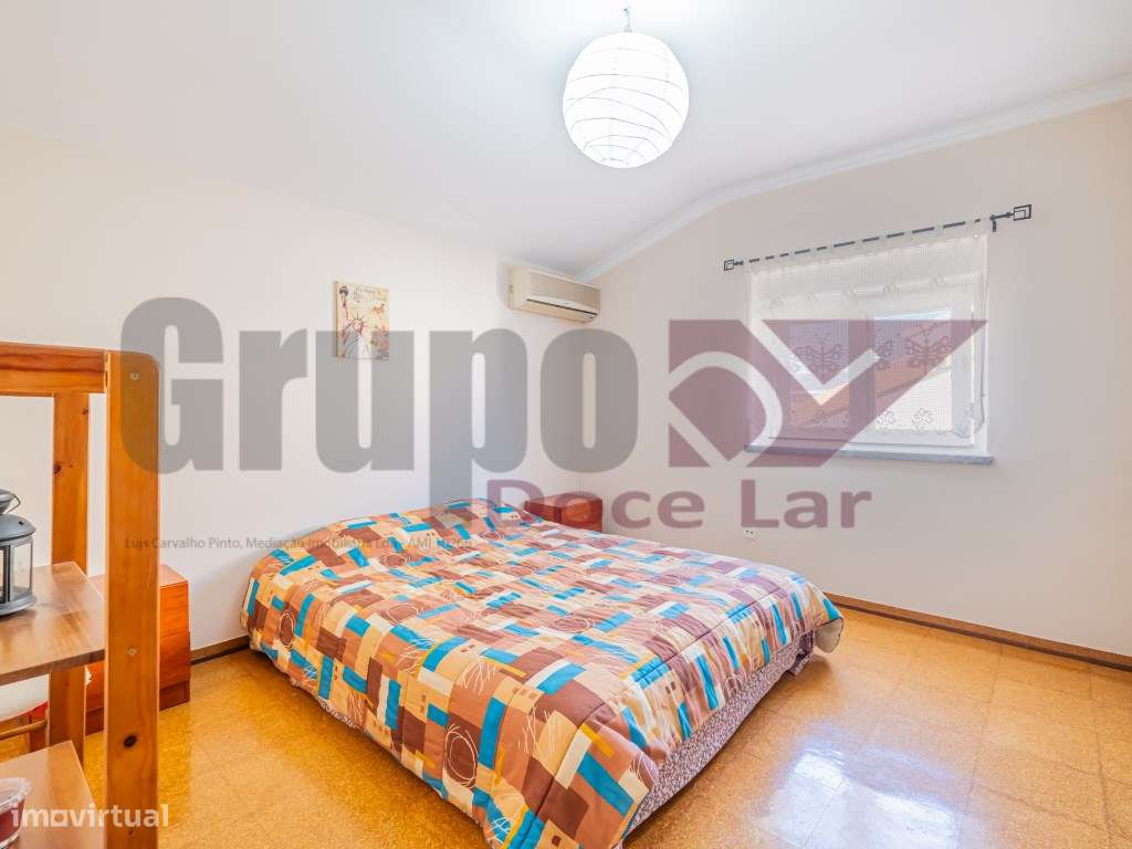 Moradia Isolada T5 com Garagem e anexo em Quinta do Conde-35