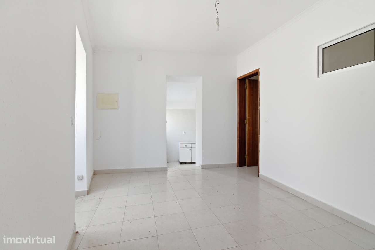 MORADIA T2 C/ LOGRADOURO EM VILA NOVA DA RAINHA-8