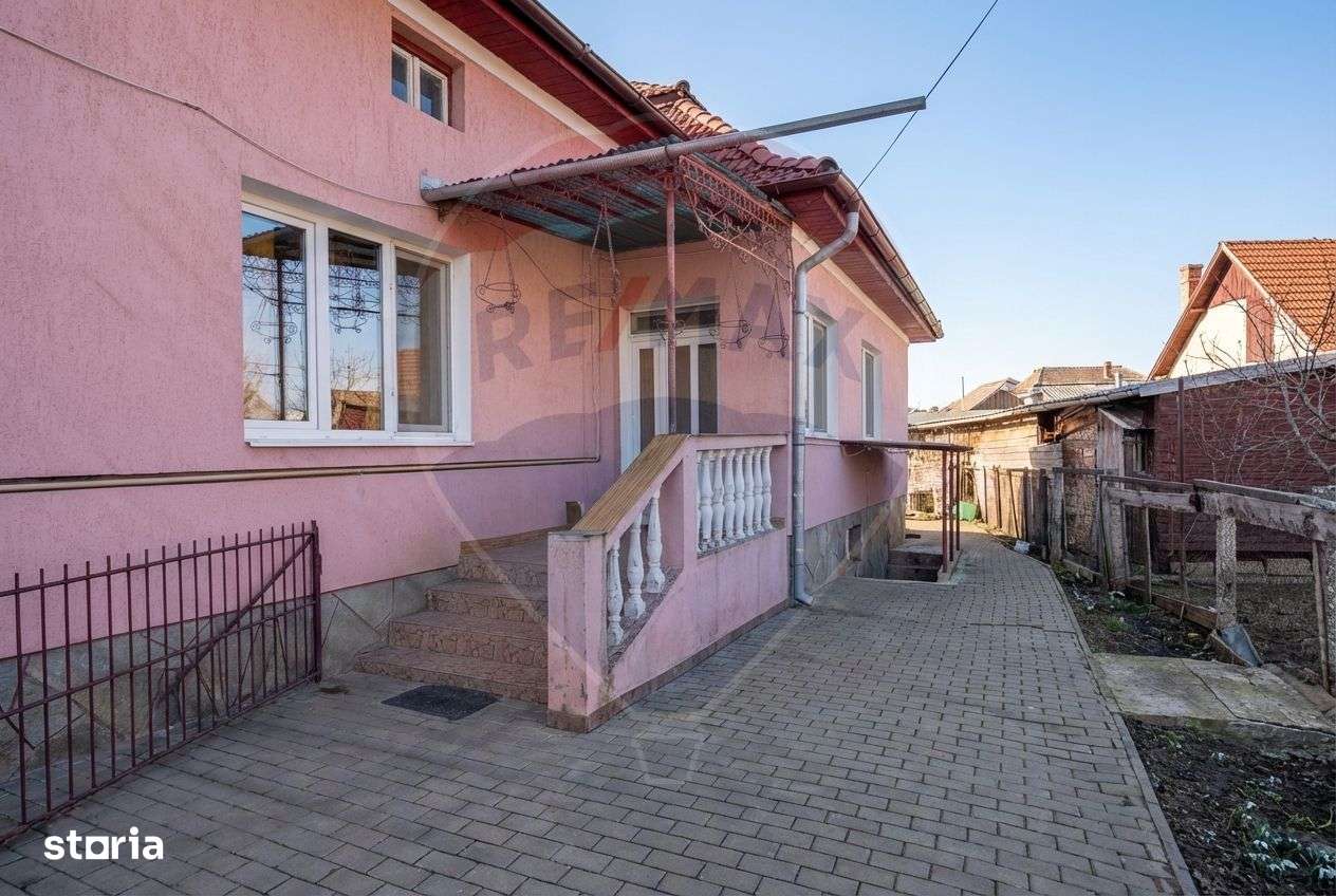 Casă cu 3 camere - str. Primaverii-1