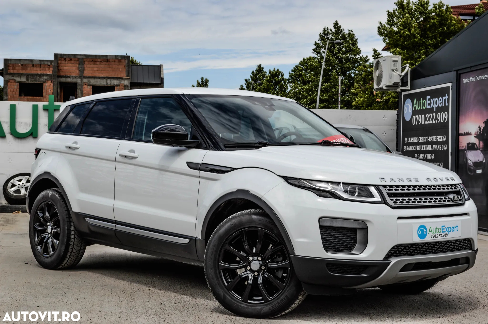 Land Rover Range Rover Evoque 2.0 D180 R-Dynamic SE - 9