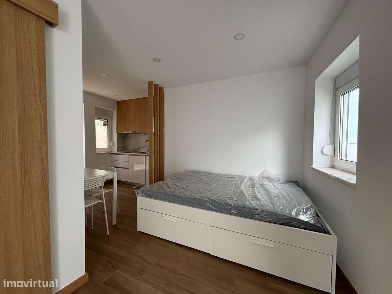 excelente T0 todo renovado na Rua do Brasil - Grande imagem: 5/13