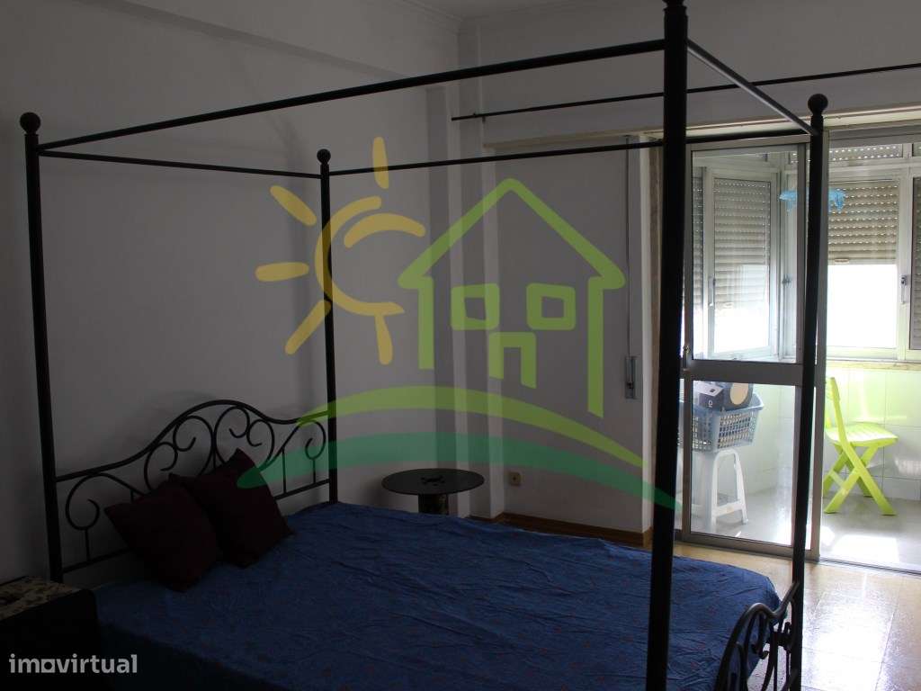 Apartamento T3+2 em Olival Basto - Oportunidade Única com Sótão-12