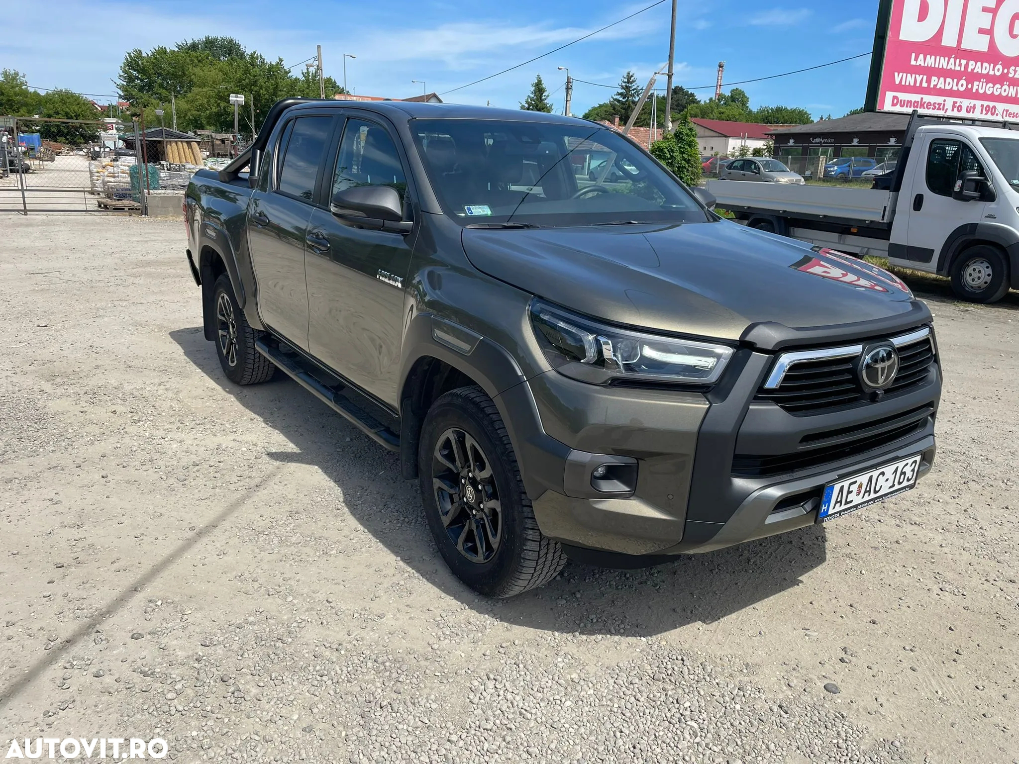 Toyota Hilux 2.8D 204CP 4x4 Double Cab AT Invincible - 4