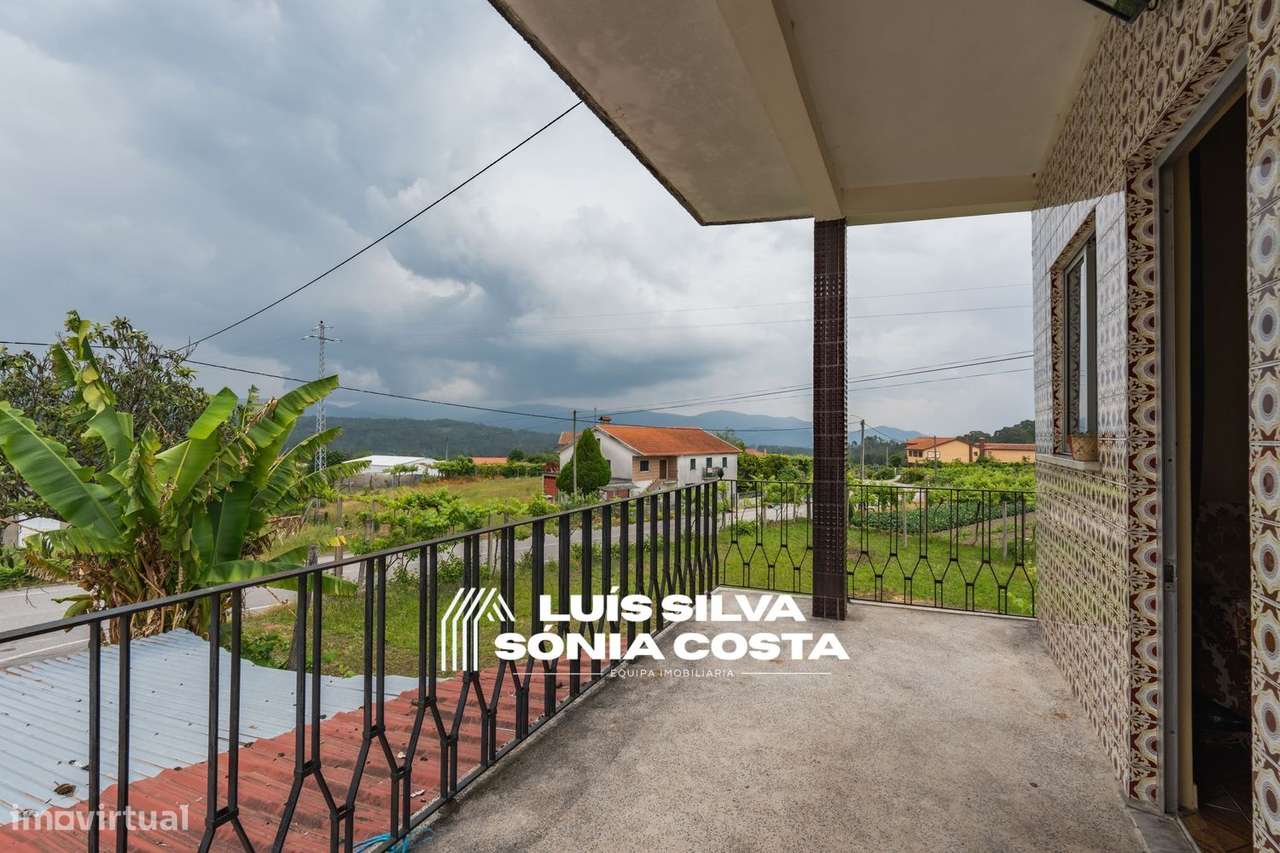 Moradia de 4 frentes c/ Café & Restaurante Totalmente Equipado! - Grande imagem: 2/31