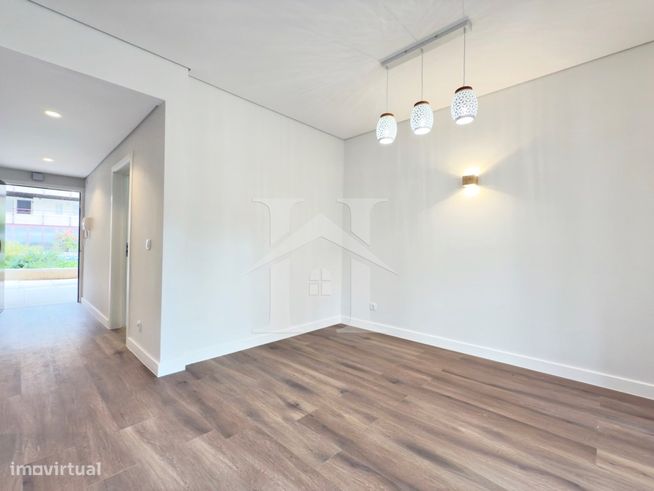 Apartamento T1 no condomínio Estoril Garden com garagem e arrecadação-5