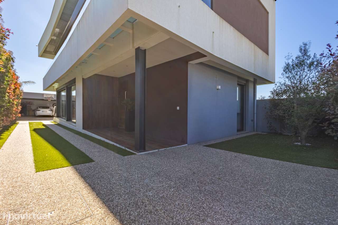 Excelente moradia moderna, local recatado com piscina-9