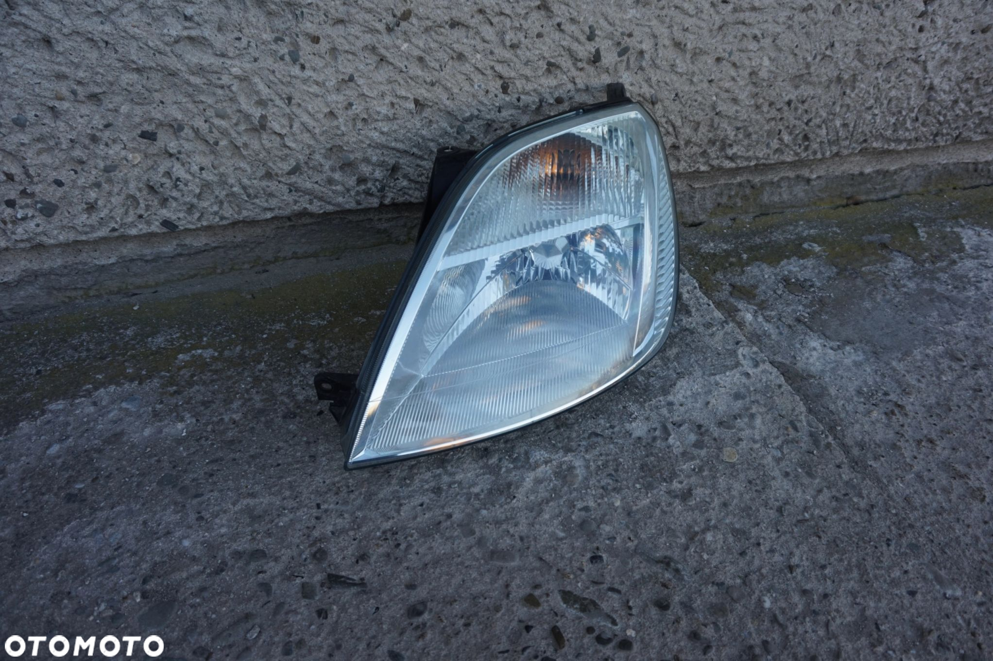 LAMPA PRZEDNIA LEWA FORD FIESTA MK6 - 4