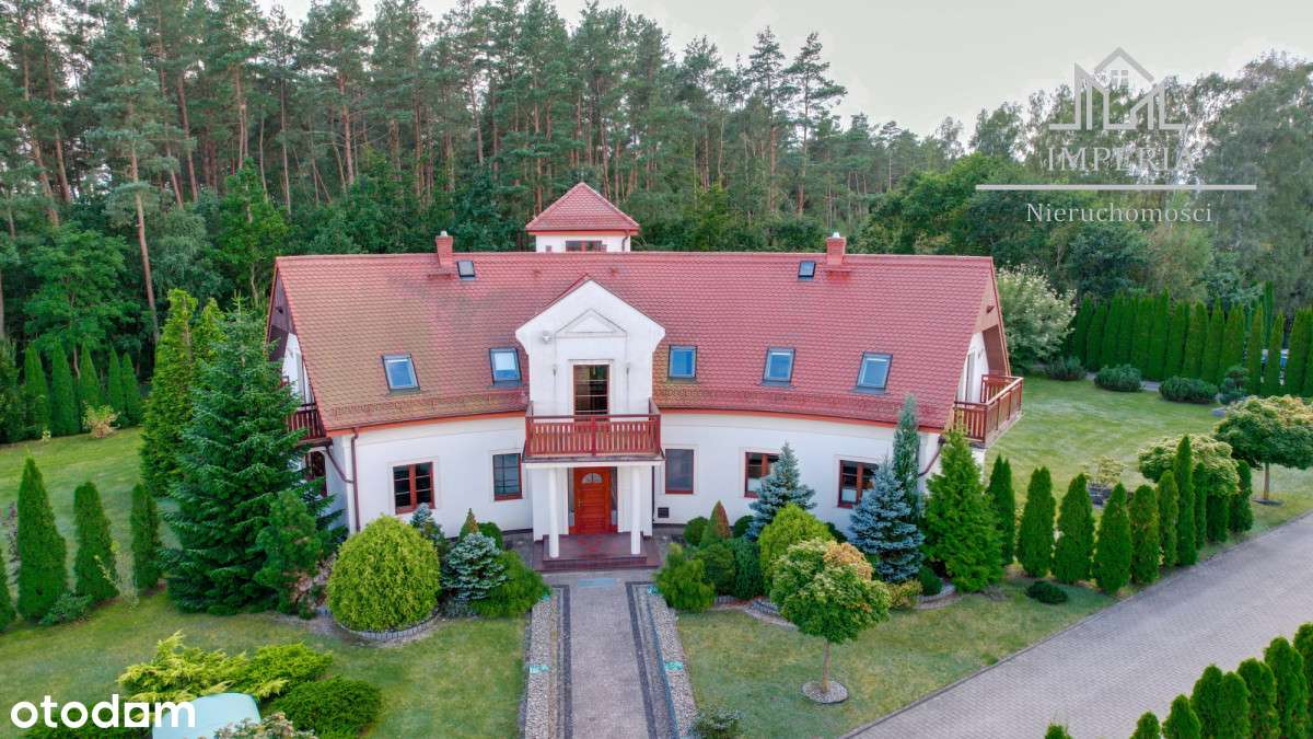 Rezydencja z prywatnym basenem i ogrodem | Koźmin-0