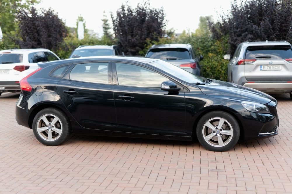 Volvo V40 II [2012 - Prezent] T4 Powershift Momentum 2015