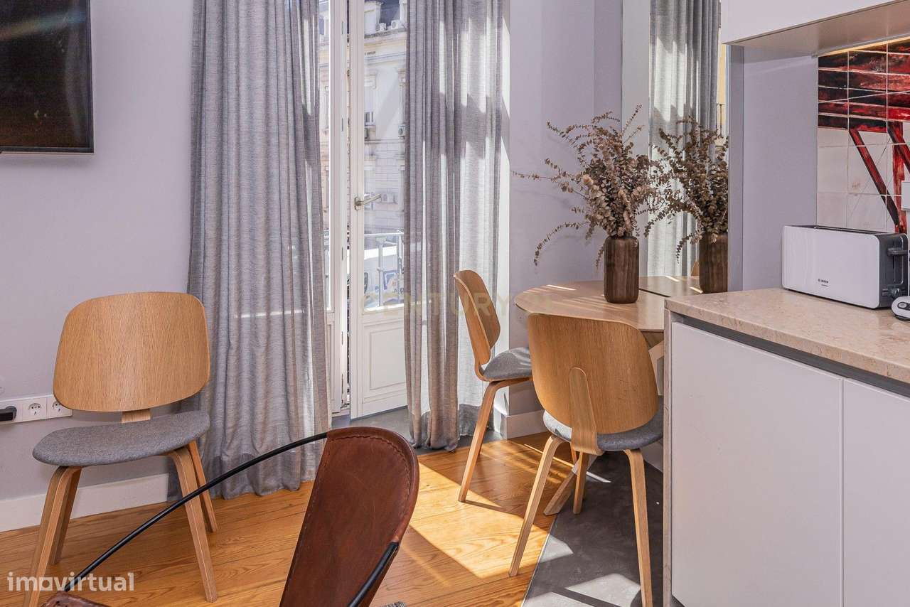 T2 mobilado à beira do rio Tejo com licença de Alojamento Local transm - Grande imagem: 5/44