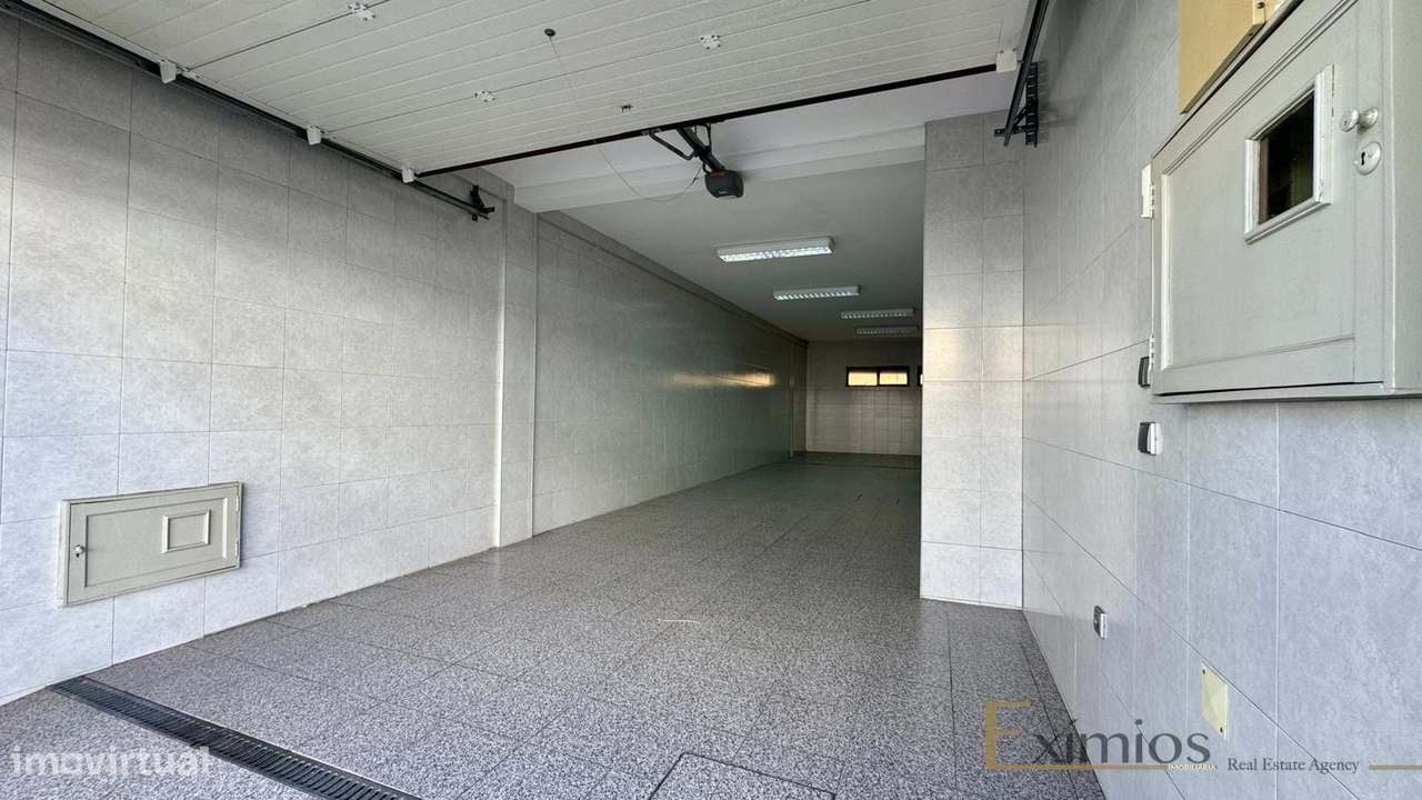 Loja ampla, para venda, em Vila do Conde - Grande imagem: 2/4