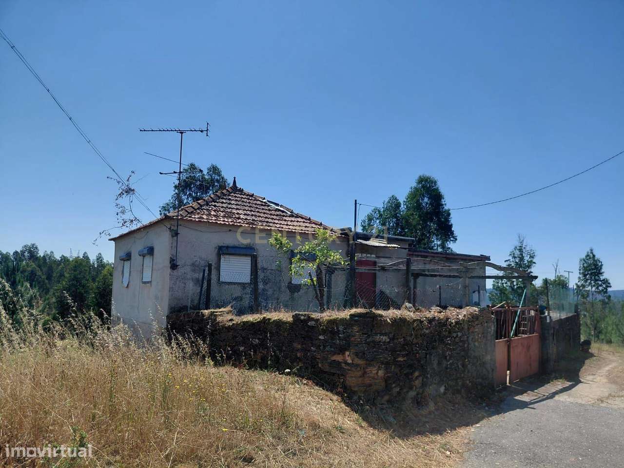Moradia para recuperar na Atalaia do Cimeiro – Pedrógão Grande-Centro-13