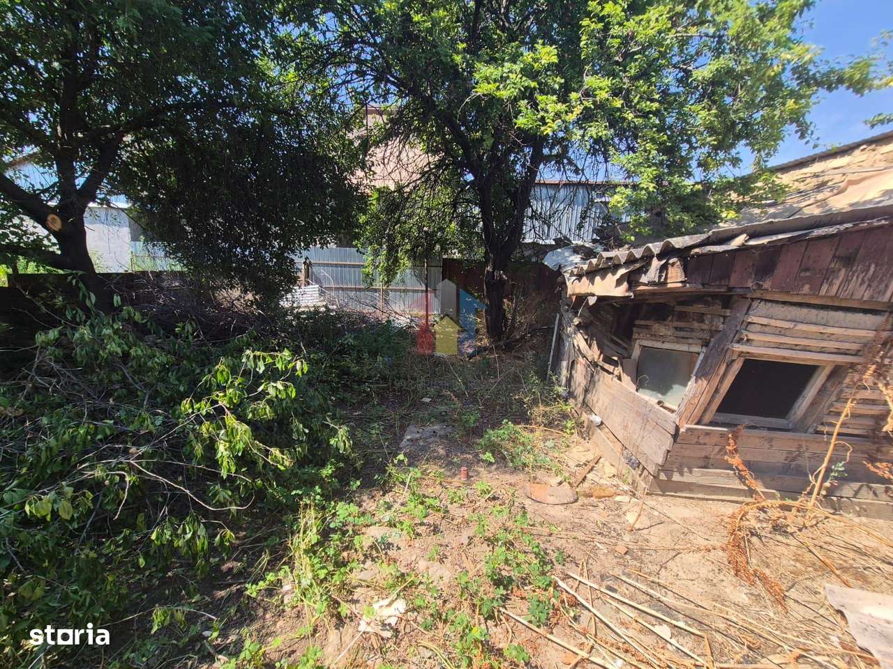 Teren 300 mp cu utilitati, deschidere 10 m, Chercea - Imagine principală: 4/6