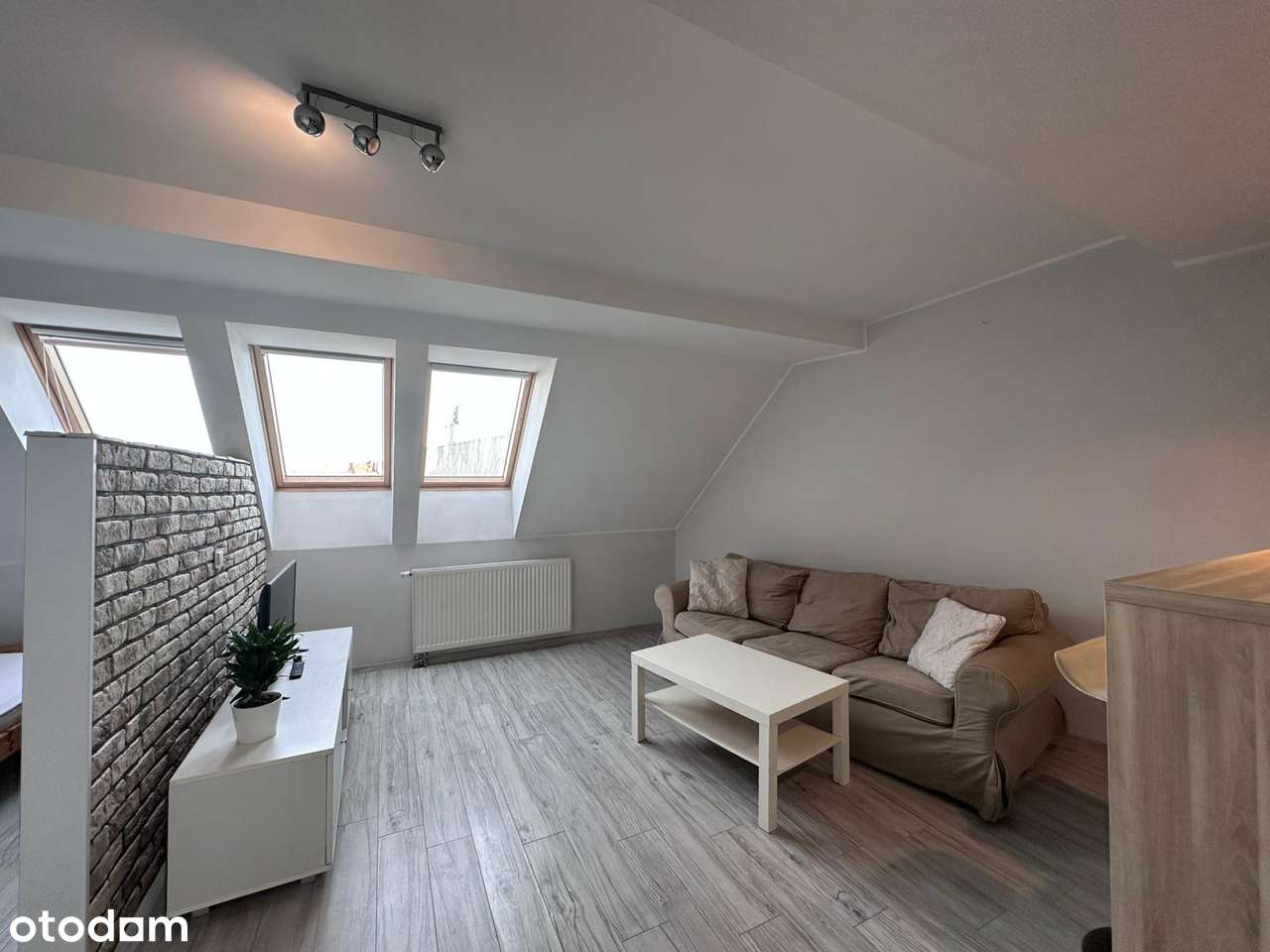 Duża kawalerka w Apartamentowcu z Windą-1