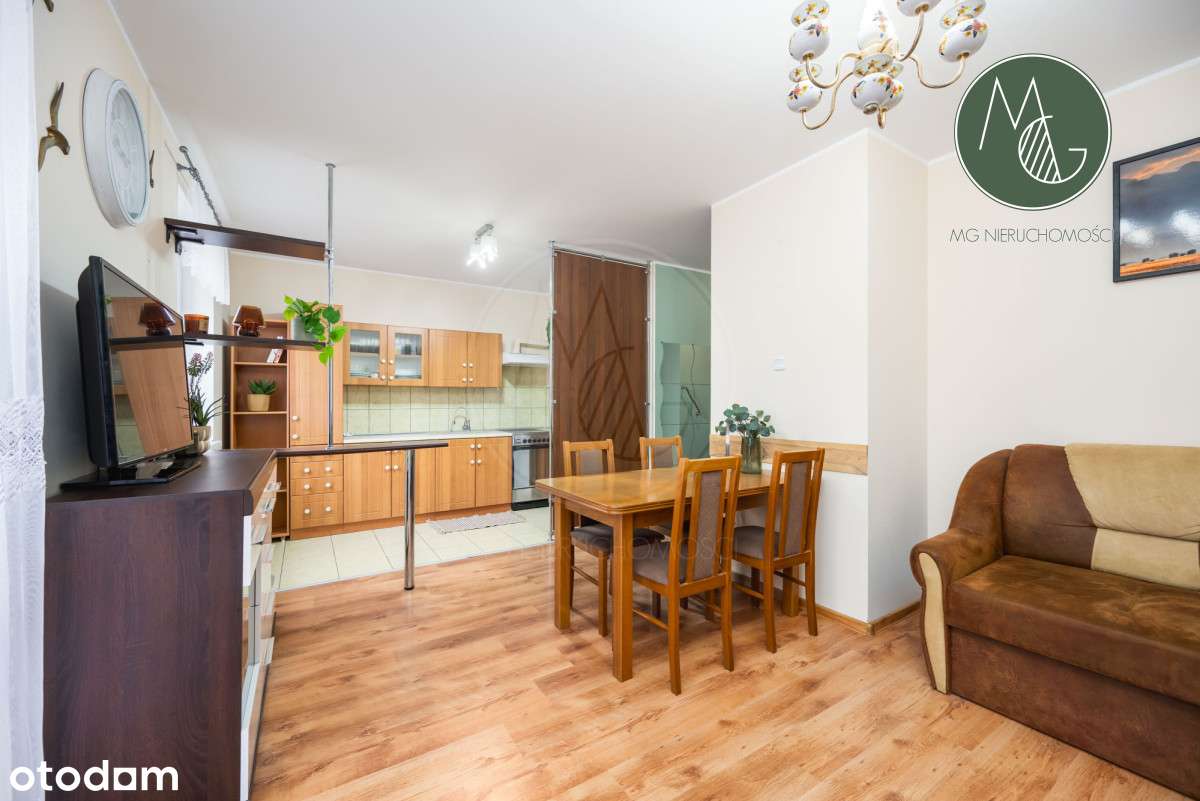 Duże 2 pokoje, niskie opłaty, balkon, piwnica-0