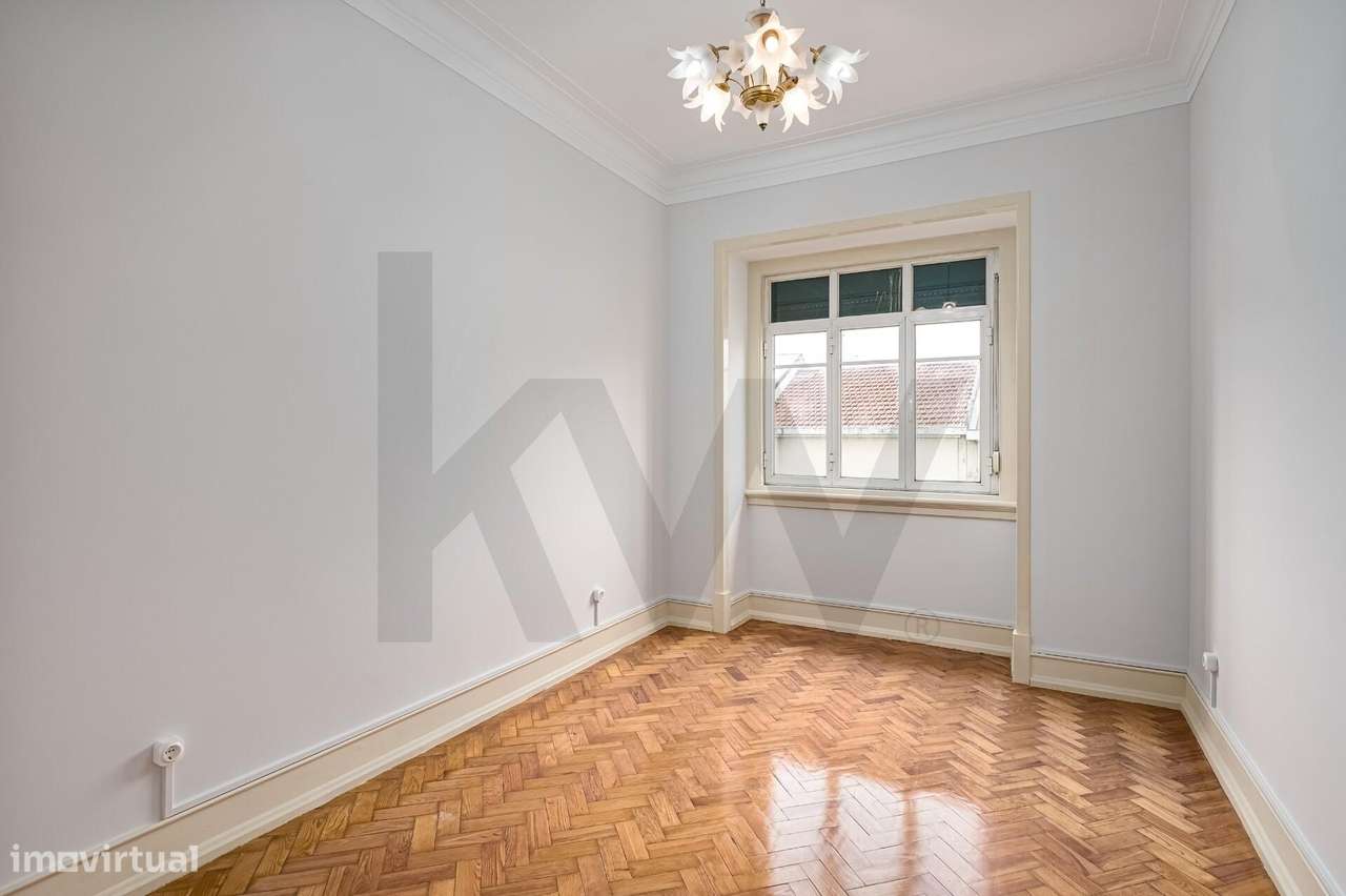 Apartamento T2+1 em Arroios com áreas generosas e espaço de arrumação - Grande imagem: 4/24