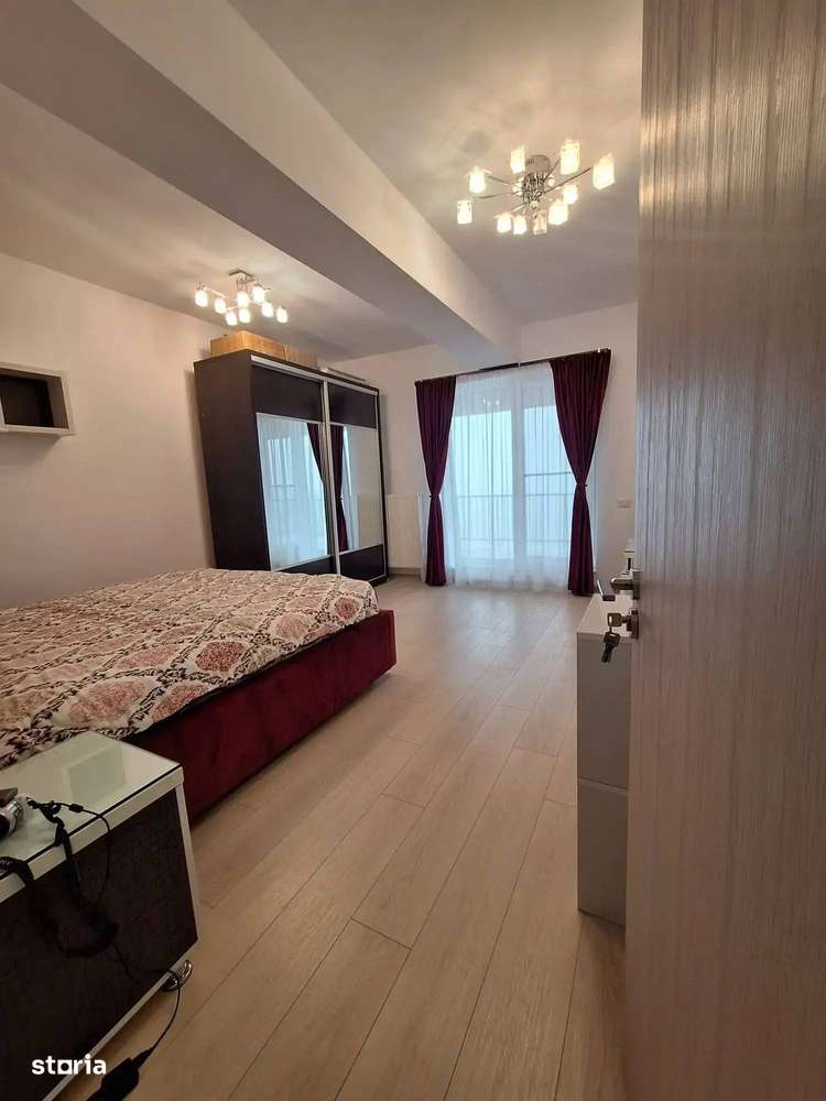 Studio luminos cu terasă mare| parcare – mutare imediată-0