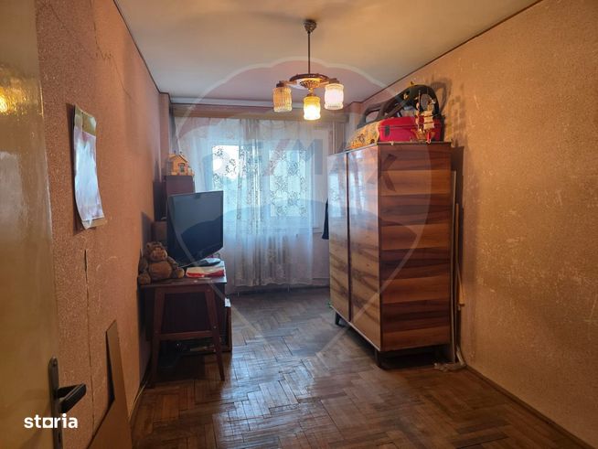 Apartament cu 3 camere decomandat de vânzare, zona Orizont-3
