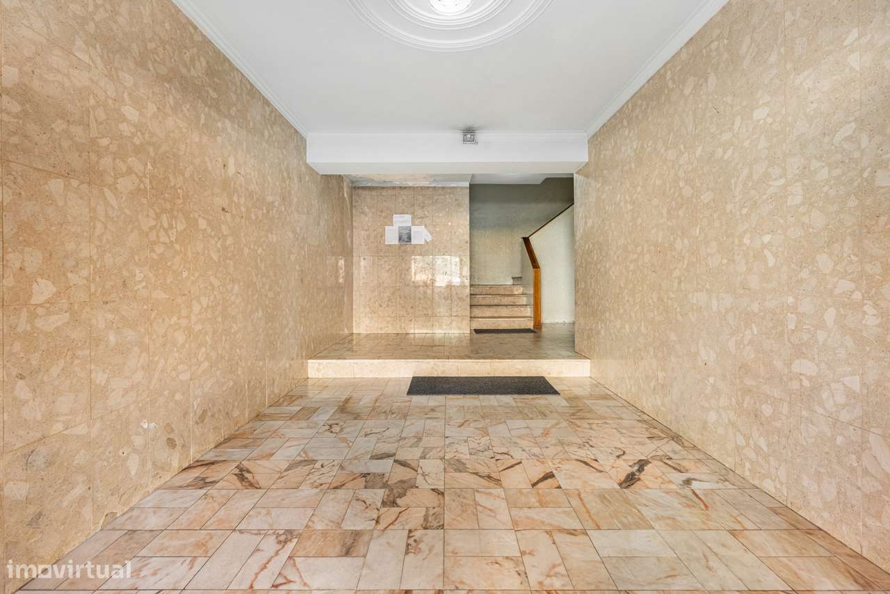 Apartamento T3 renovado no centro de Braga-15