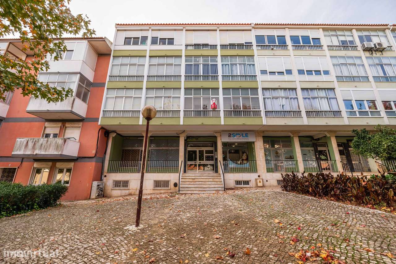 T2 a escassos passos da estação de comboio de Barcarena-45