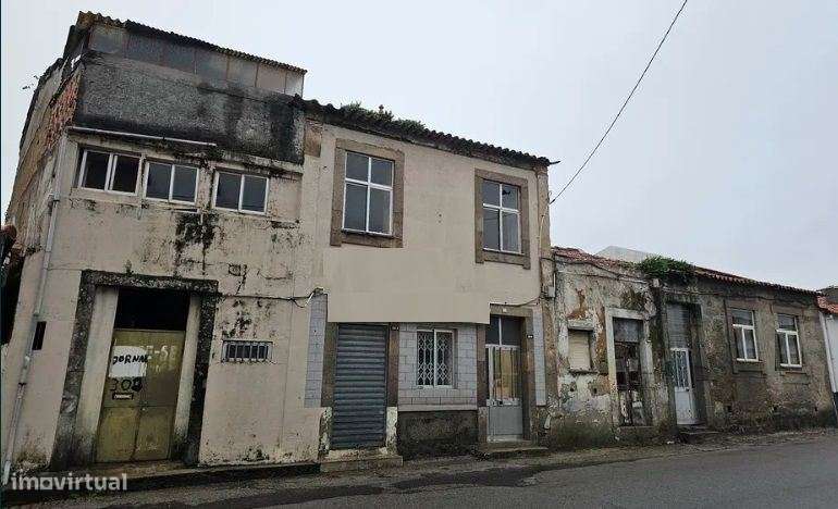 Moradias p/ Recuperação c/ Terreno de 500m2 em Vilar do Paraíso - Grande imagem: 4/4