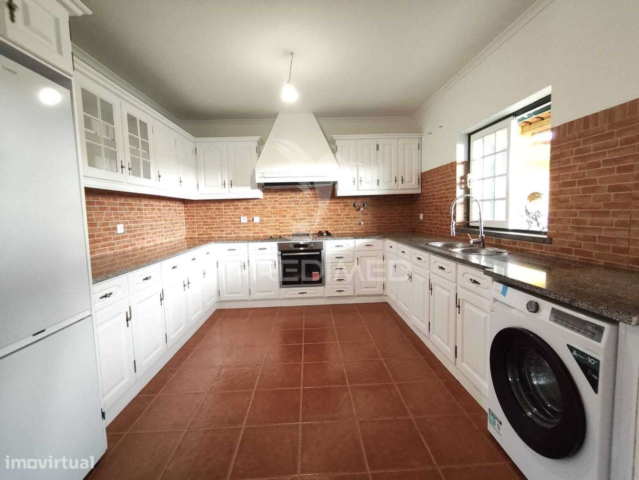 Moradia com Piscina e Jardim, Glória do Ribatejo, Salvaterra de Magos. - Grande imagem: 2/36