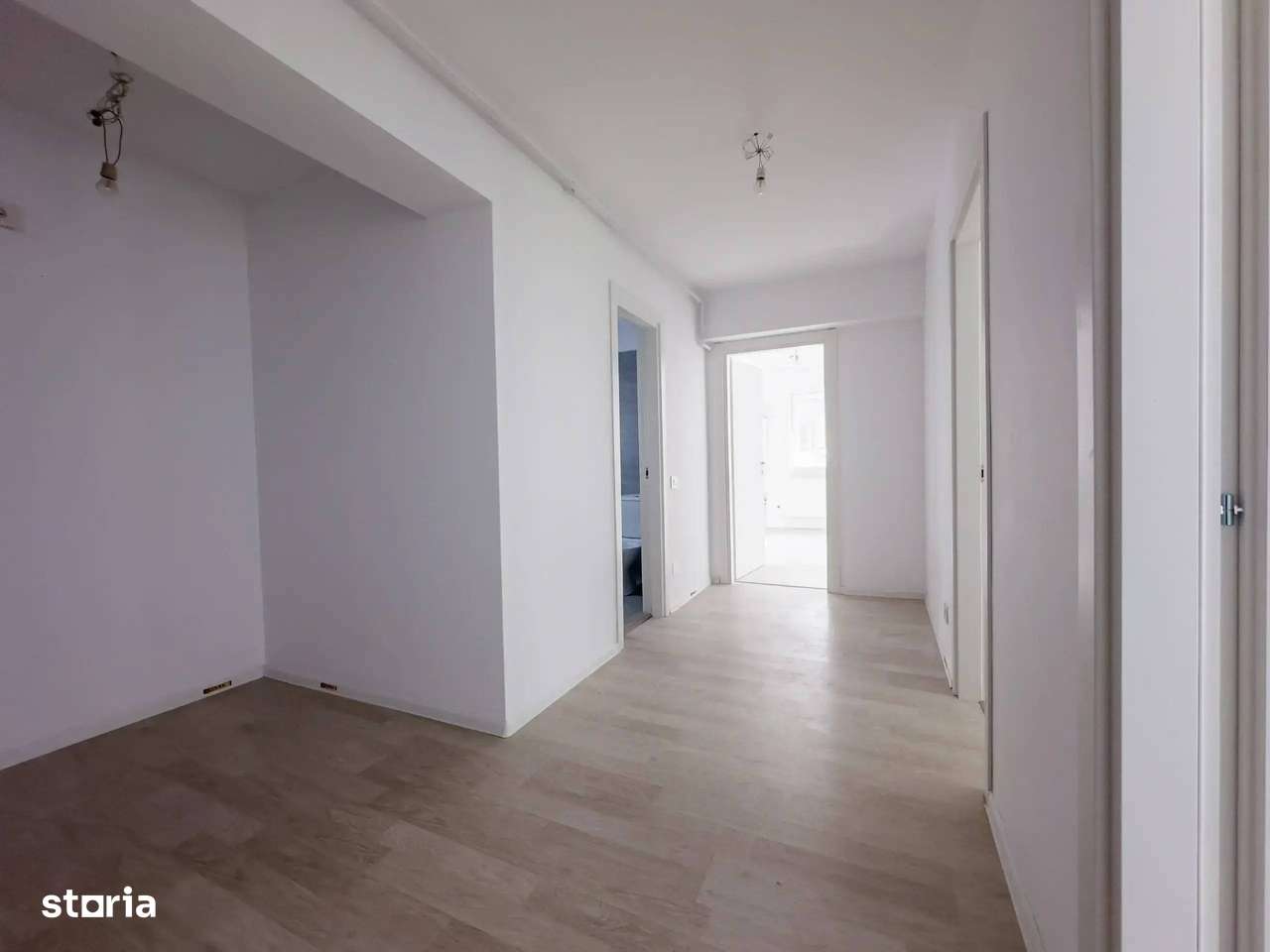 3 camere gradina Metrou Teclu Titan Fara TVA-13