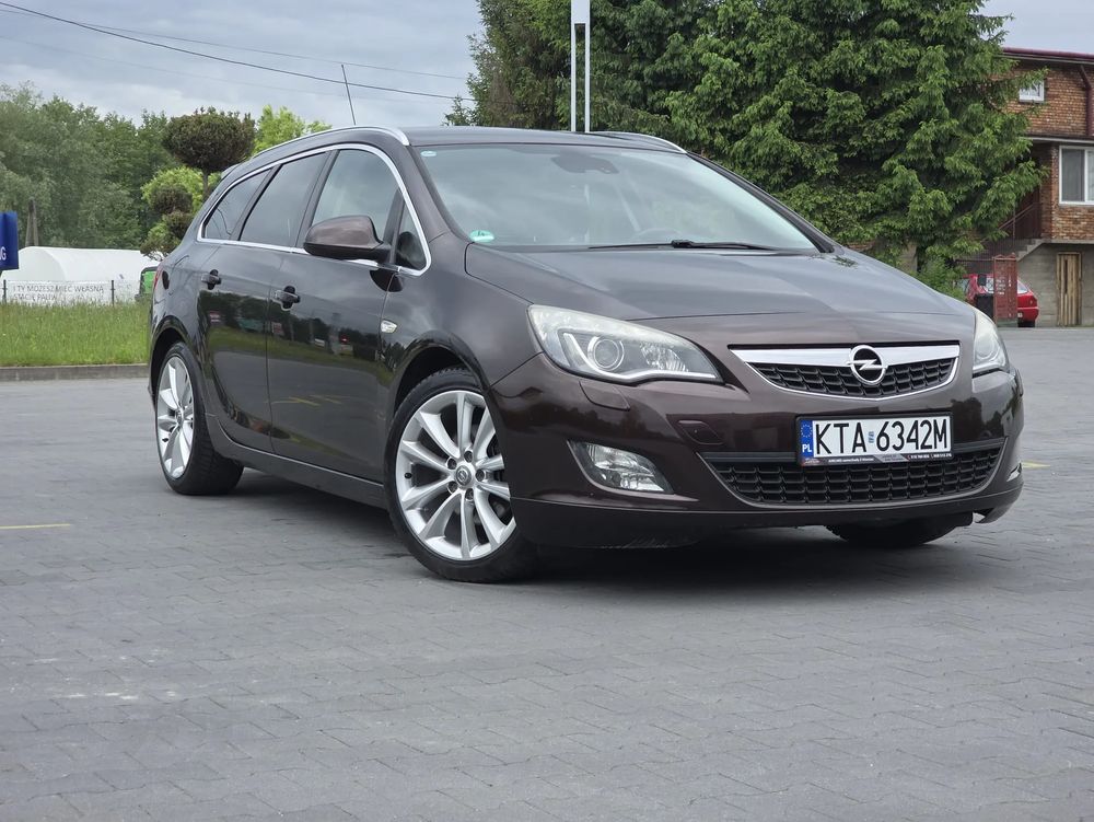 Opel Astra J 1.6 Turbo Edition Sport 2012