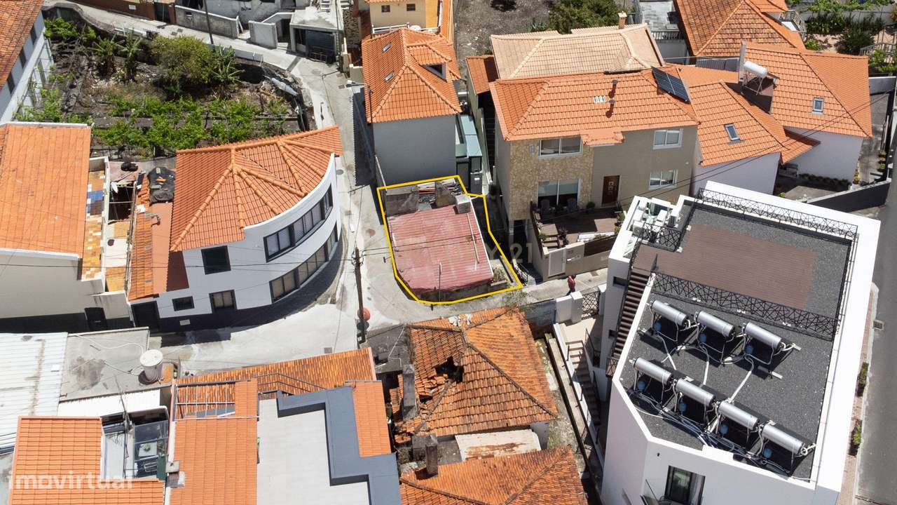 Moradia para recuperar, em zona histórica de Machico - Madeira-6