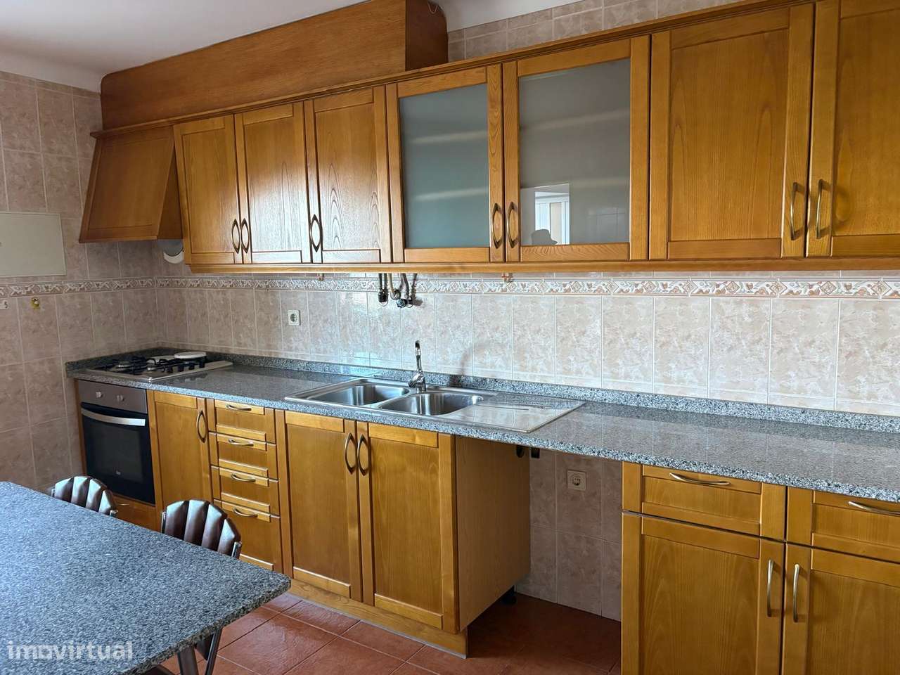 T3 em banda pronta a habitar com sótão habitável-5