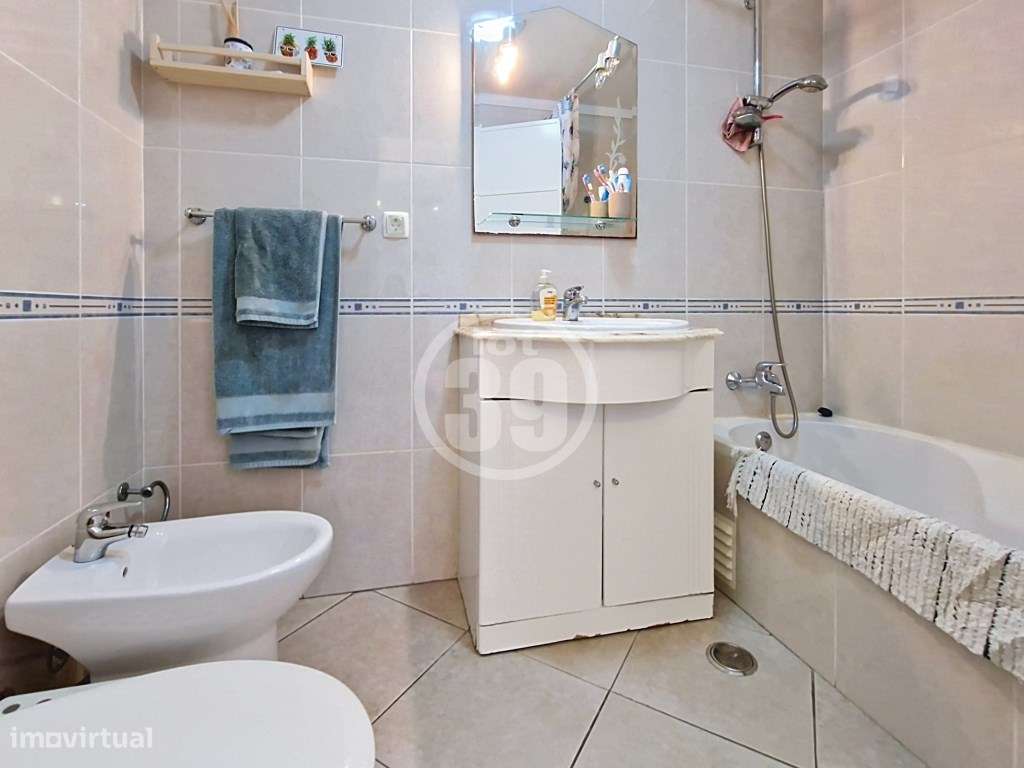 Apartamento duplex com 3 quartos, parqueamento privado e inserido n...-31