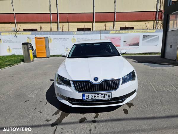 Skoda Superb 2.0 TDI DSG Ambition - 3